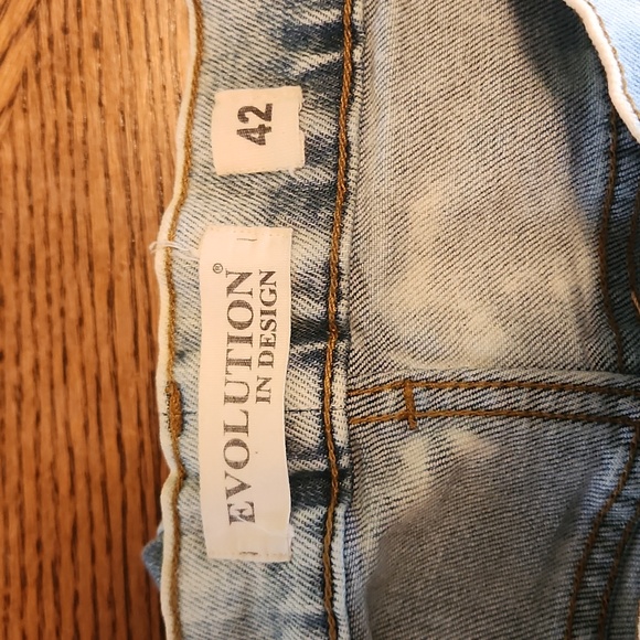 Evolution Jeans - Picture 3 of 3